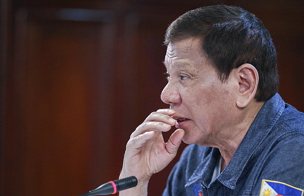 로드리고 두테르테 필리핀 대통령은 지난 2일 TF 회의를 진행하고, 오는 4일부터 2주간 메트로마닐라 등 방역 조치를 MECQ로 격상한다고 발표했다. 사진=AP/뉴시스