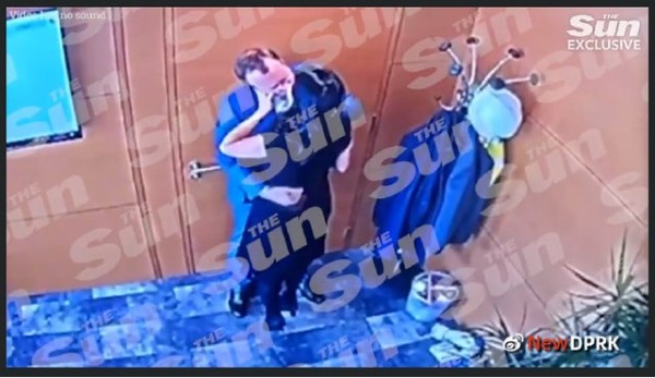 영국 보건장관과 보좌관이 청사 복도에서 키스를 하고 있는 장면이 CCTV에 잡혔다. 사진=NEW DPRK