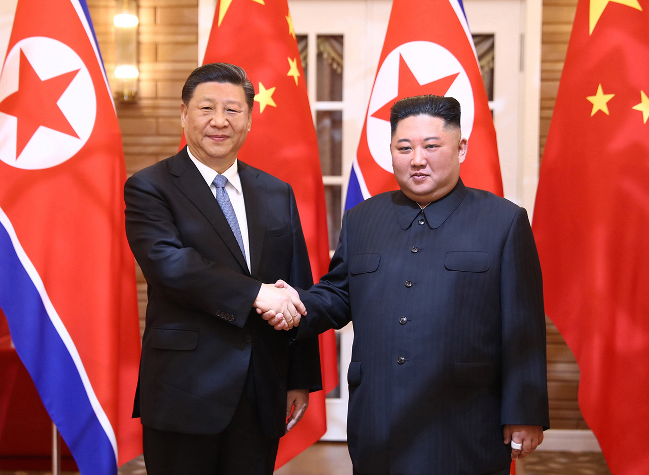 김정은 북한 총비서와 시진핑 중국 국가주석은 조중우호조약 체결 60주년을 맞아 친서를 교환했다. 사진=XINHUA