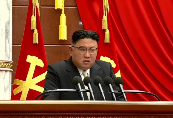 김정은 북한 국무위원장은 나흘간 개최된 전원회의 확대회의에서 올해 알곡고지를 점령하자고 호소했다. 사진=시사주간 DB